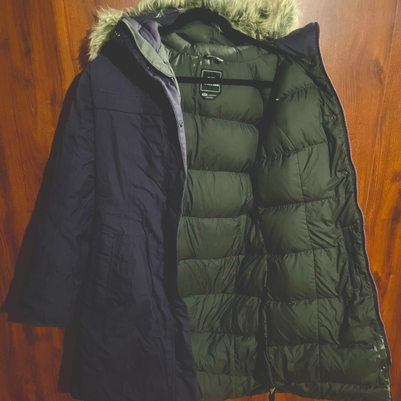 Mid length North Face Down Parka - Picture 8 of 8